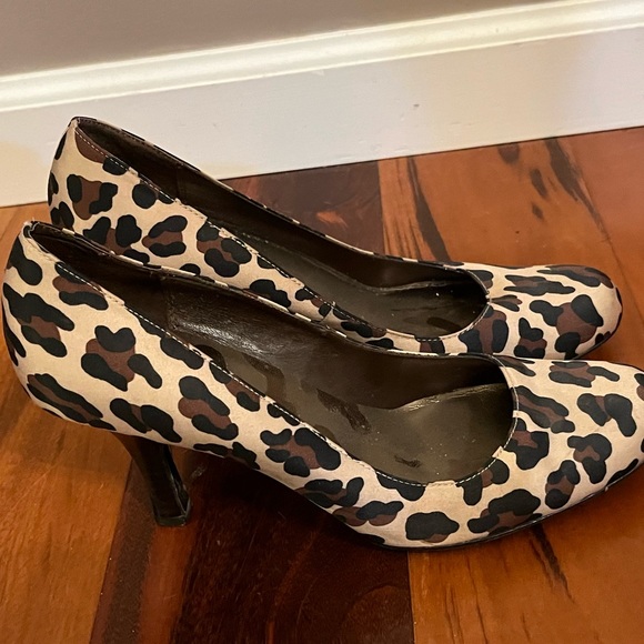 Leopard print heels - Picture 5 of 6